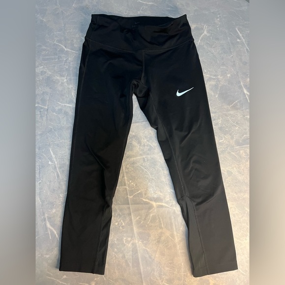Nike Dri-Fit Black Cropped Leggings XS - Picture 4 of 5